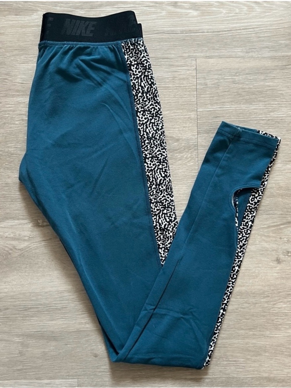 Nike Teal Leggings with Black-and-White Side Print